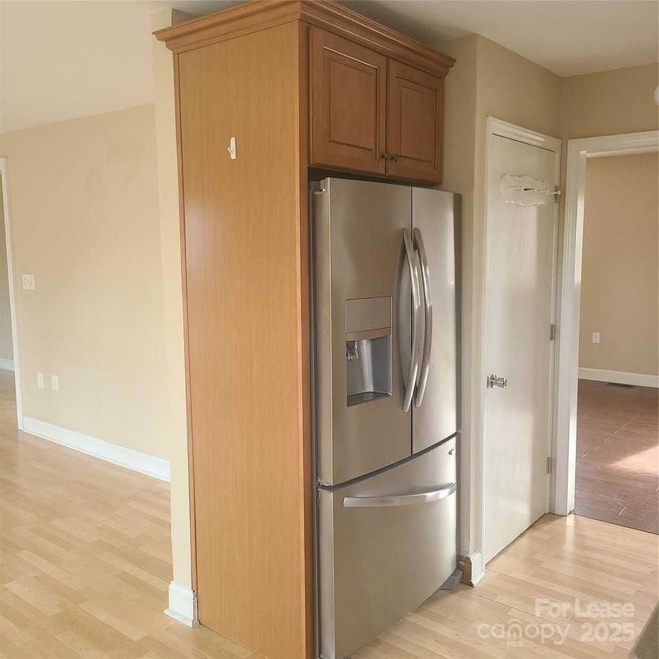 21516 Delftmere Drive - Photo 4 of 29