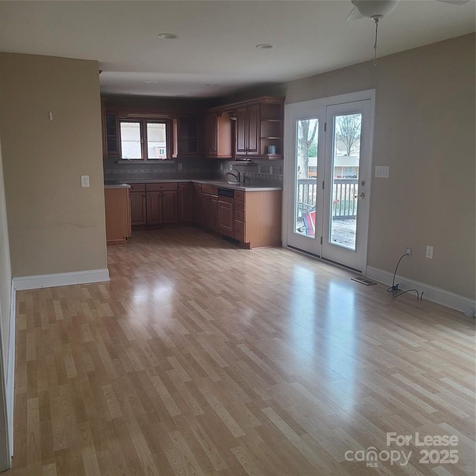 21516 Delftmere Drive - Photo 5 of 29