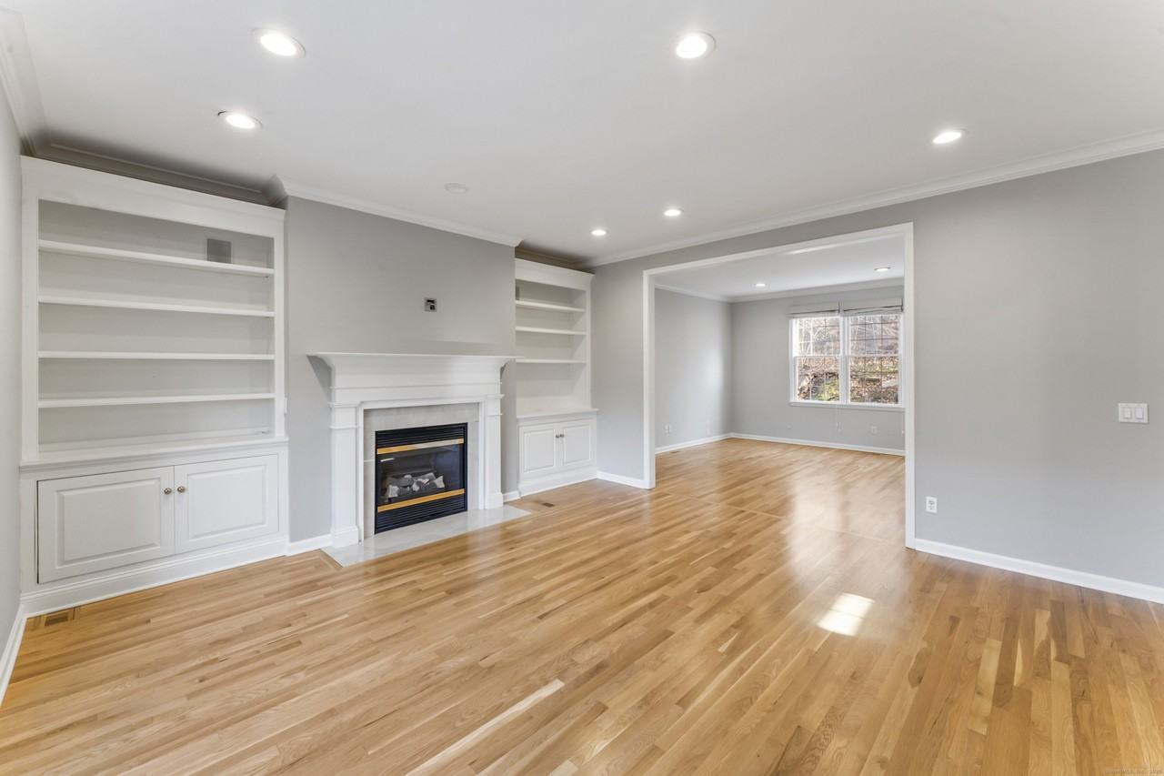 4 Woods Way - Photo 6 of 39