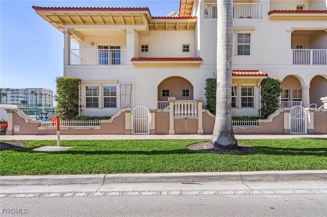 2110 West First Street #103 - Photo 3 of 38