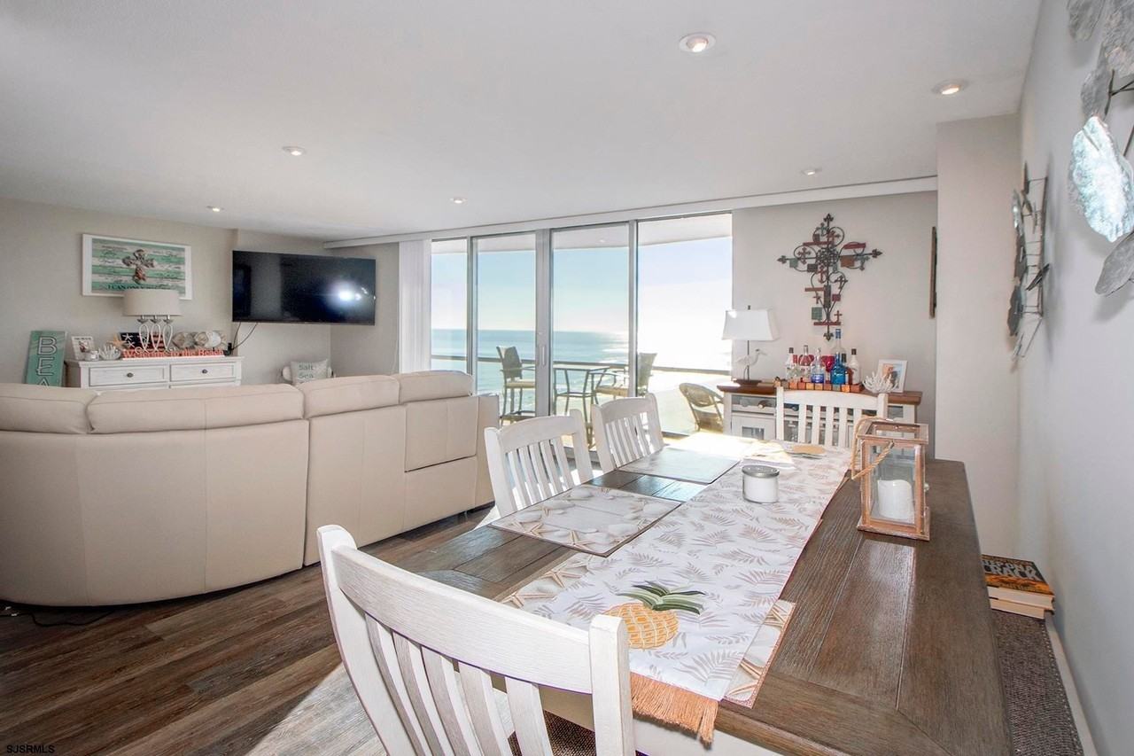 4800 Boardwalk #2107 - Photo 3 of 16