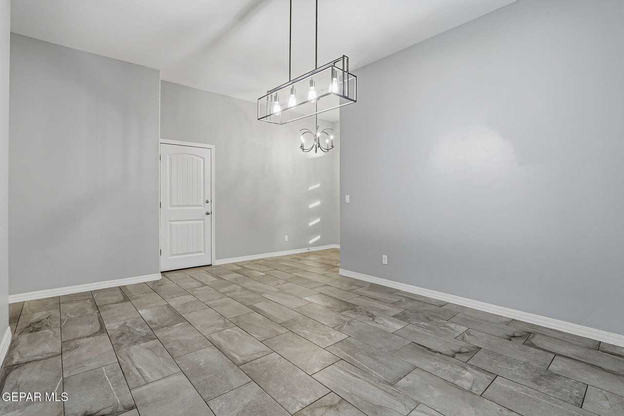 15033 Imagine Drive - Photo 7 of 42