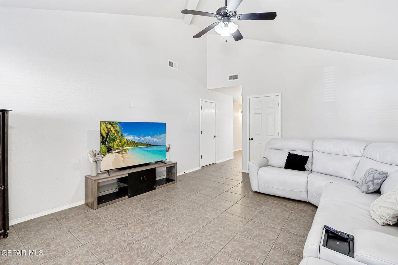 2305 Honey Dew - Photo 4 of 32