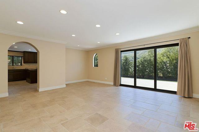 5515 Ruthwood Dr - Photo 3 of 8