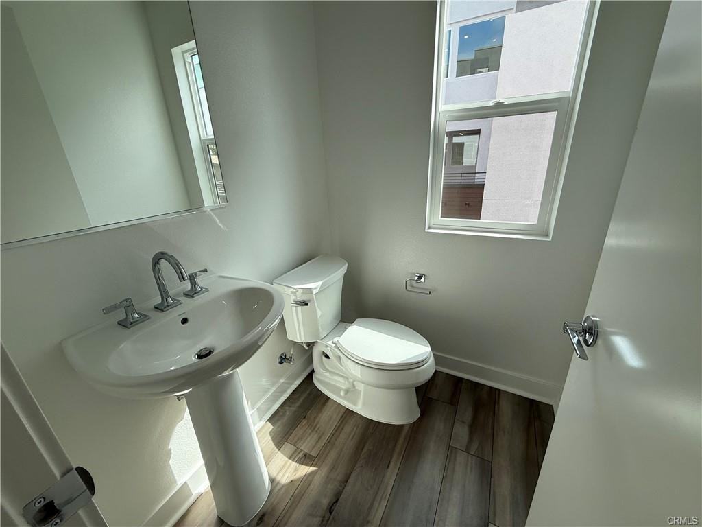 693 S Lyon St - Photo 3 of 8