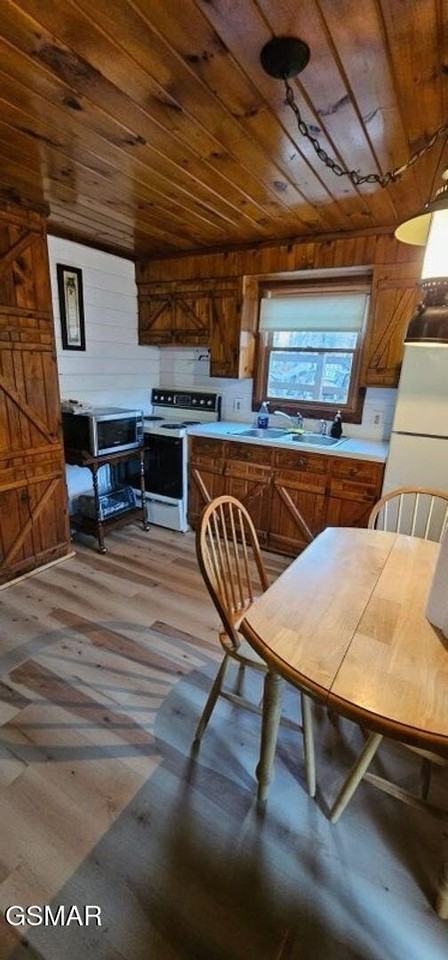 5568 Henry Town Road - Photo 7 of 10