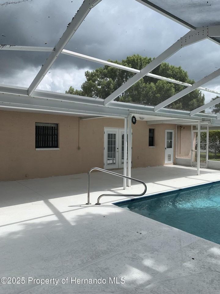 4143 Montano Ave - Photo 4 of 23