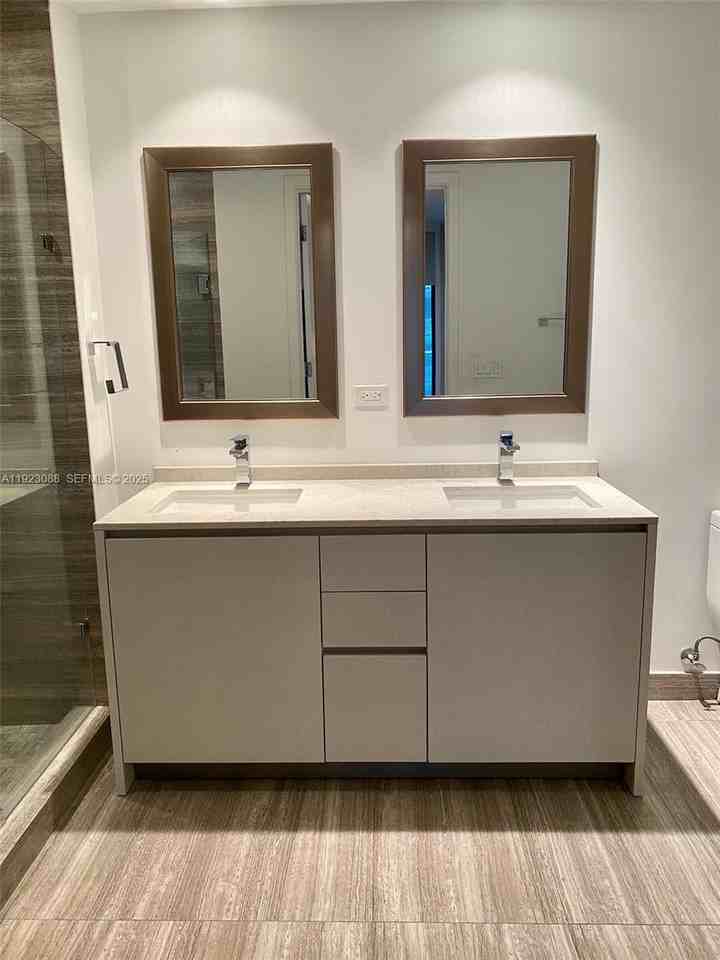 1010 Brickell Ave #1508 - Photo 5 of 8