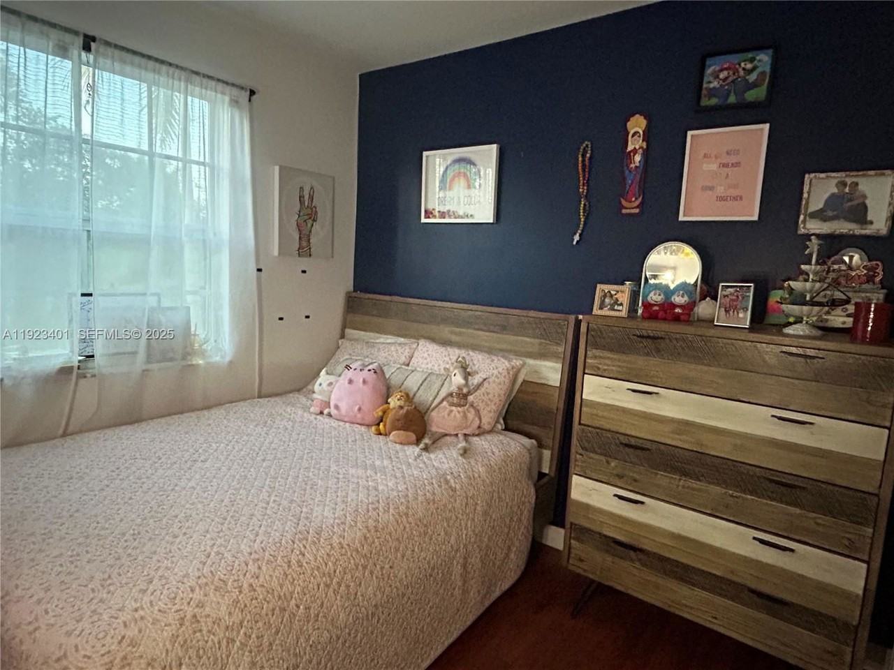 4110 Ne 24th St - Photo 5 of 8