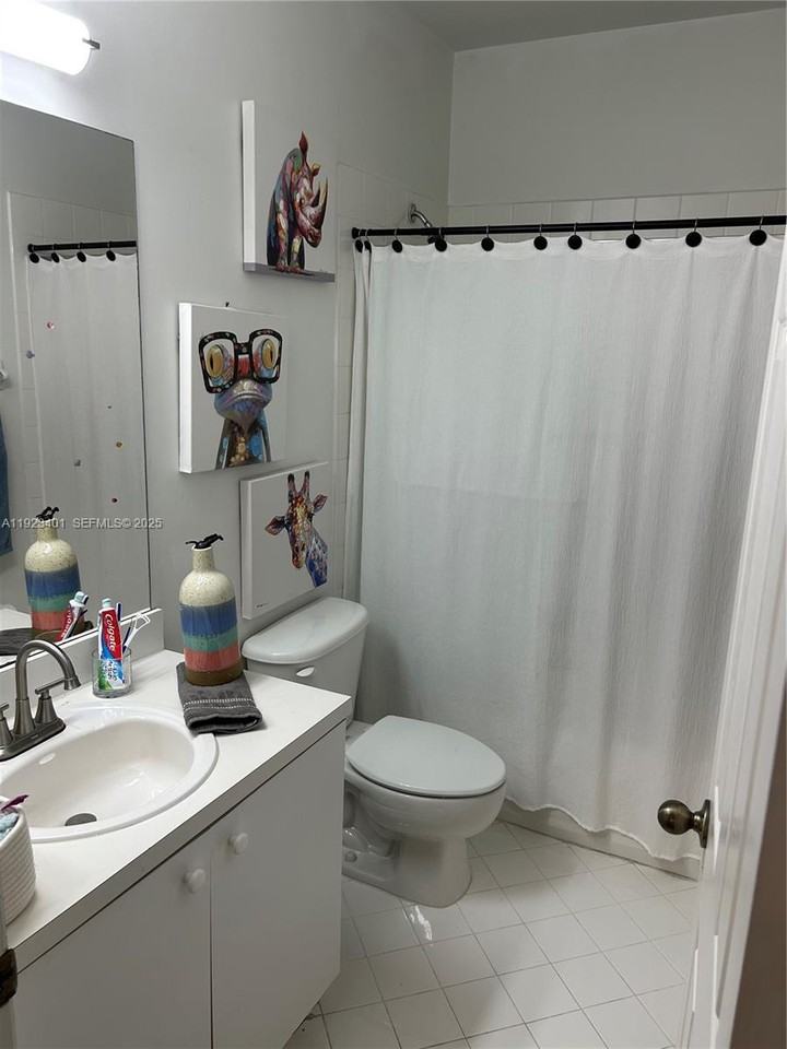 4110 Ne 24th St - Photo 6 of 8