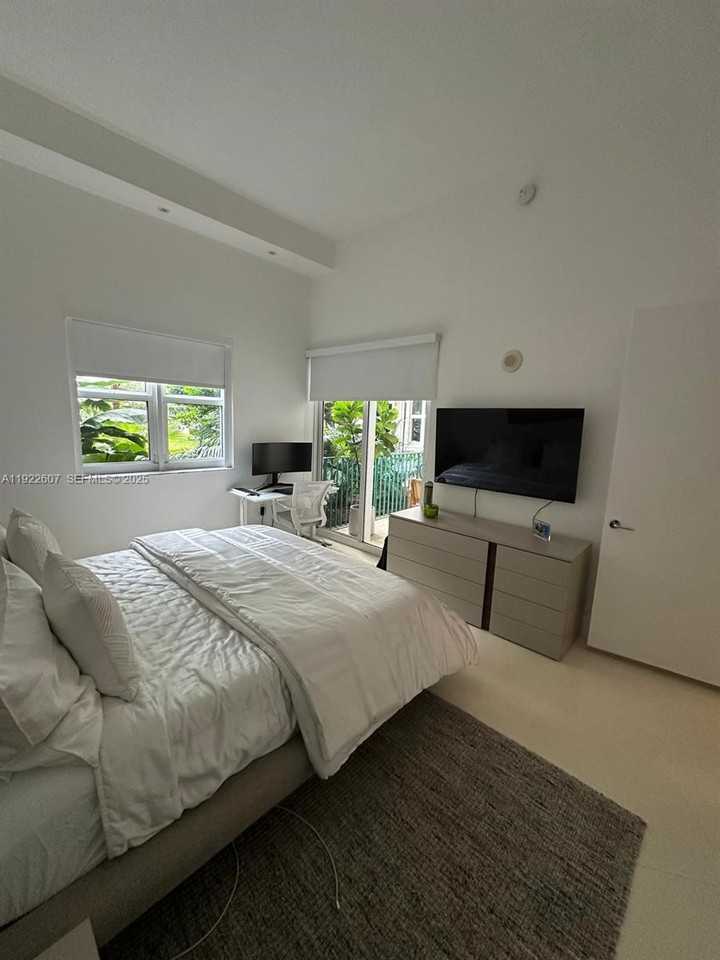 19900 E Country Club Dr #114 - Photo 4 of 8