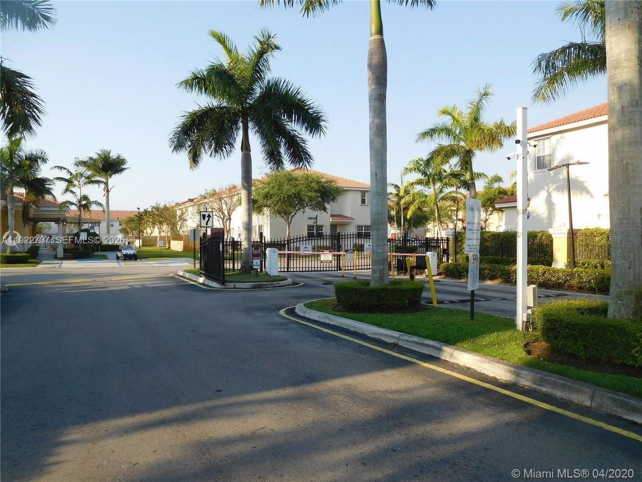 646 Ne 21st Ave - Photo 2 of 8