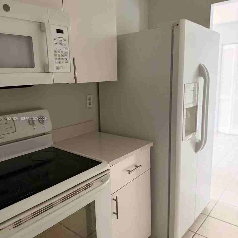 5501 Northwest 7th Street #E301 - Photo 7 of 8