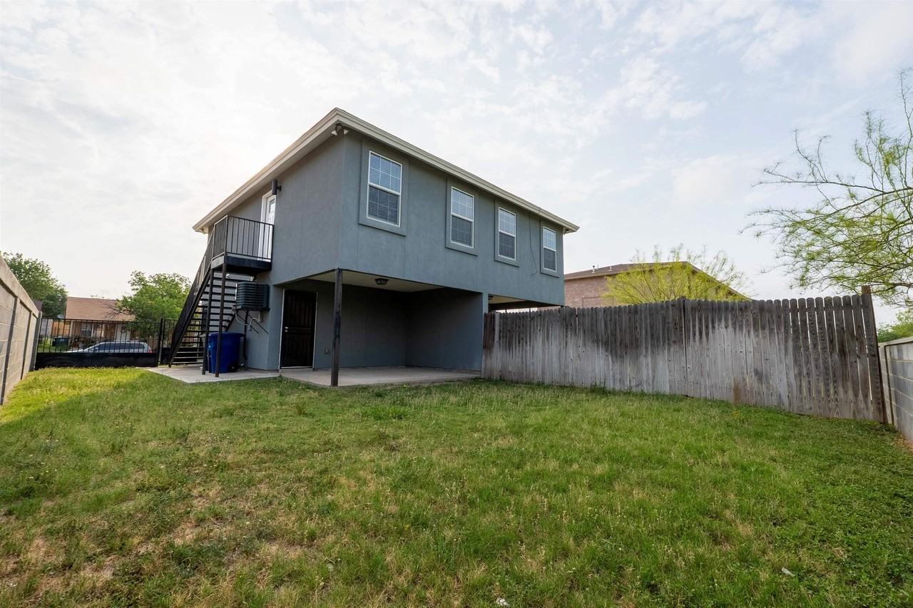 214 Allen Dr - Photo 4 of 22