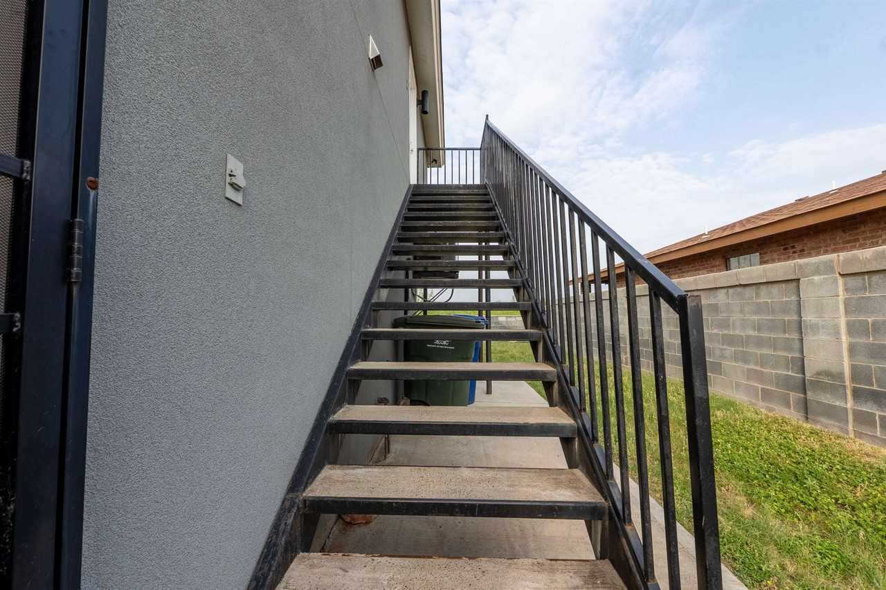 214 Allen Dr - Photo 5 of 22