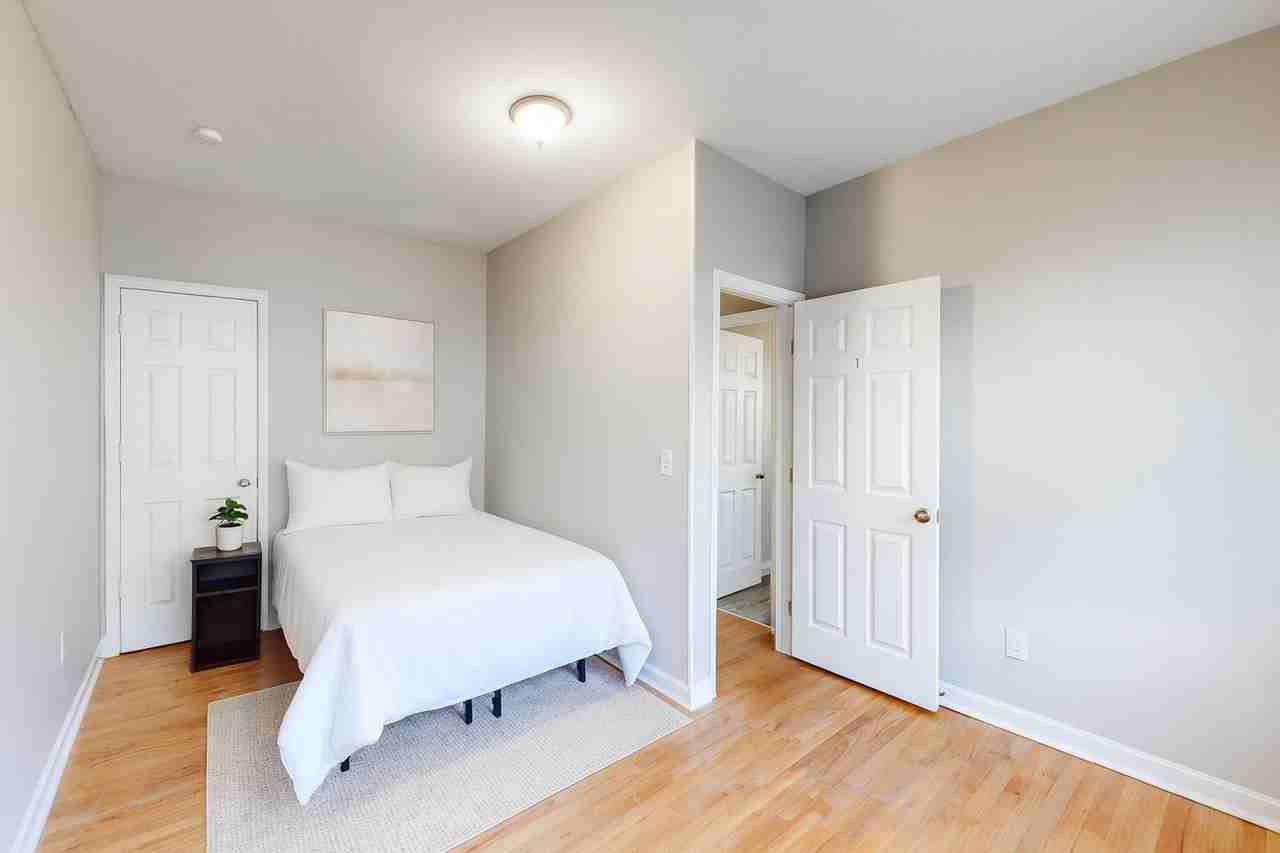 Ada Ave Nw - Photo 7 of 10