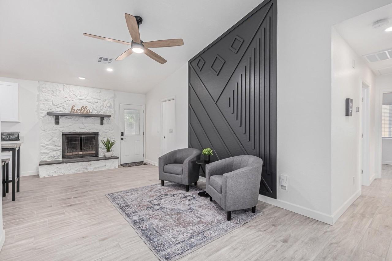 E Impala Ave - Photo 4 of 14