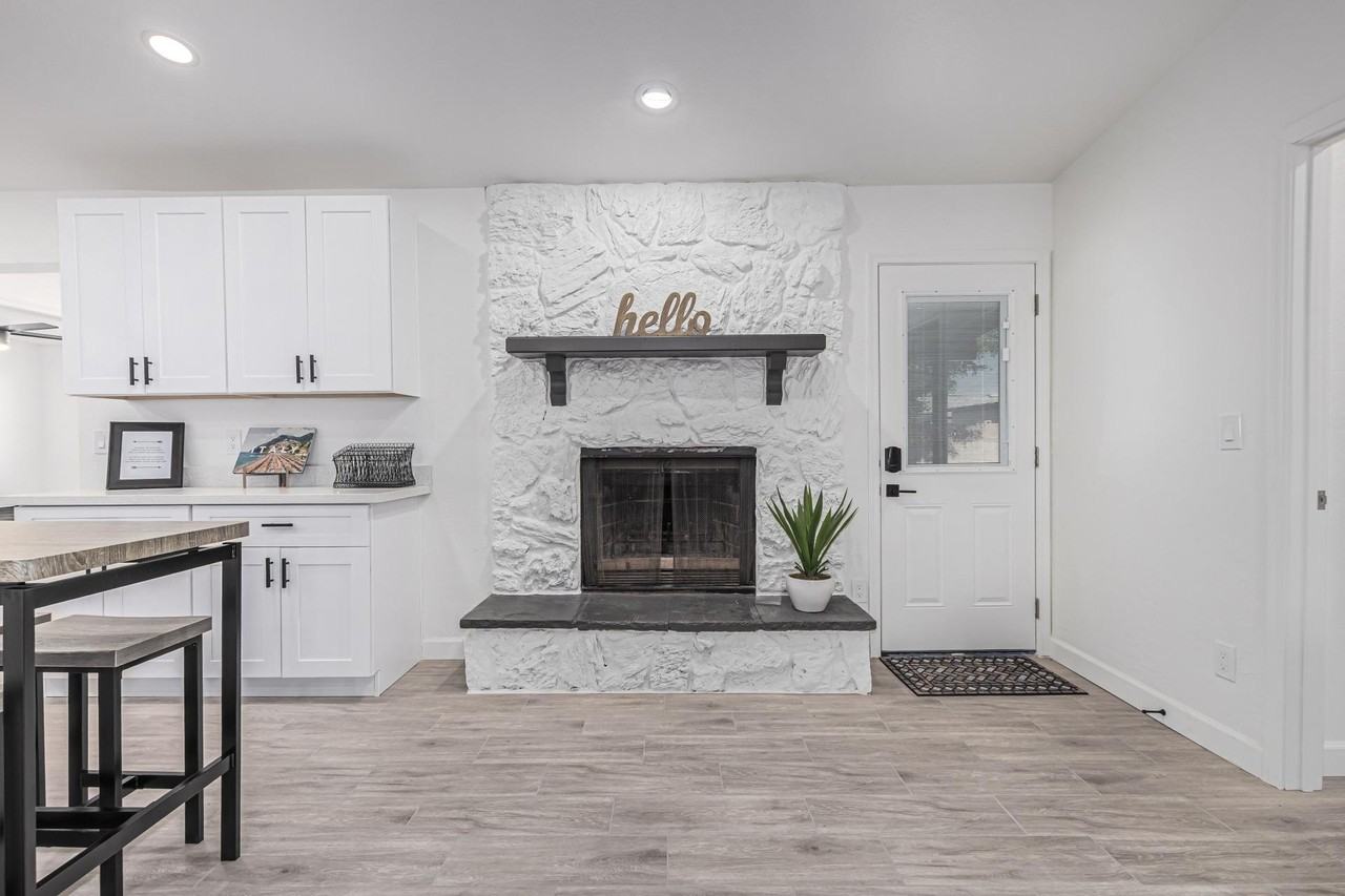 E Impala Ave - Photo 5 of 14