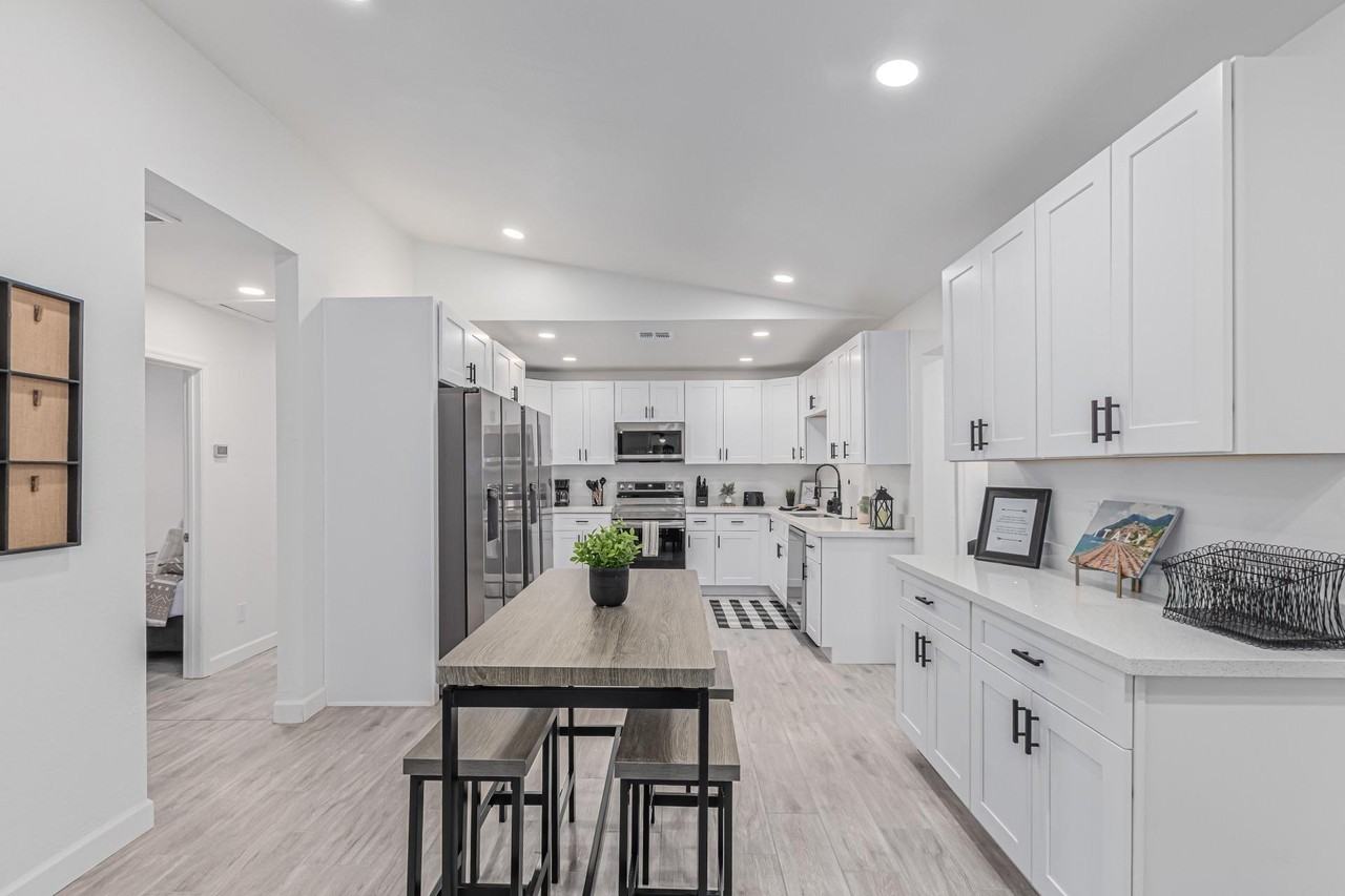 E Impala Ave - Photo 7 of 14