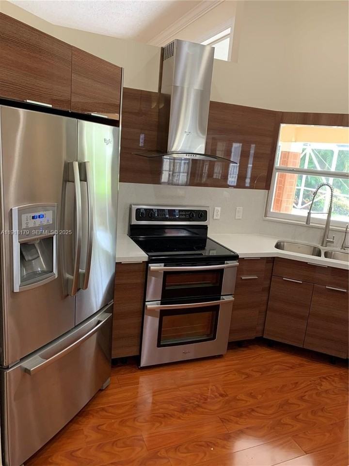 804 Verona Lake Dr - Photo 7 of 21