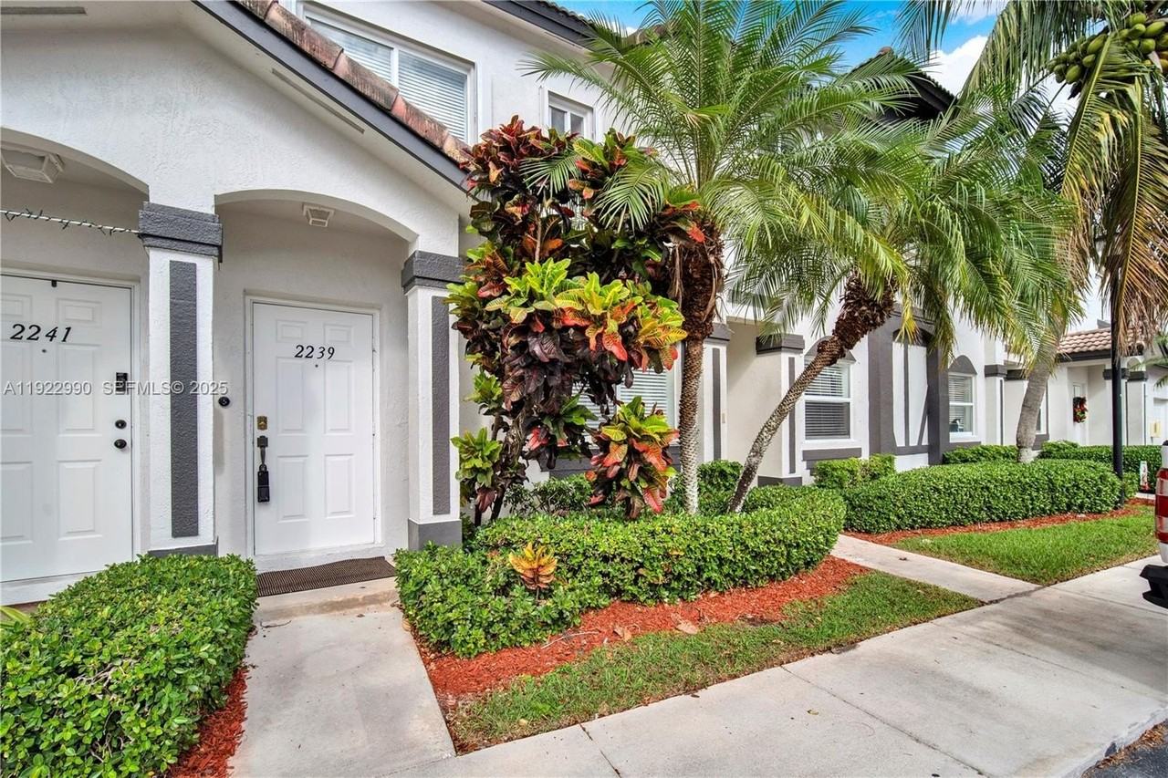 2239 Se 23rd Ave #2239 - Photo 2 of 42