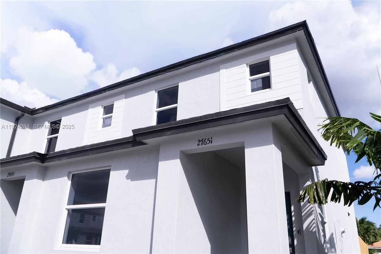 27651 Sw 155th Ct #0 - Photo 4 of 48