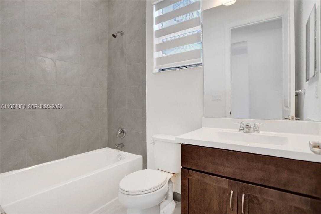 8450 Nw 39th Ct #8450 - Photo 5 of 21