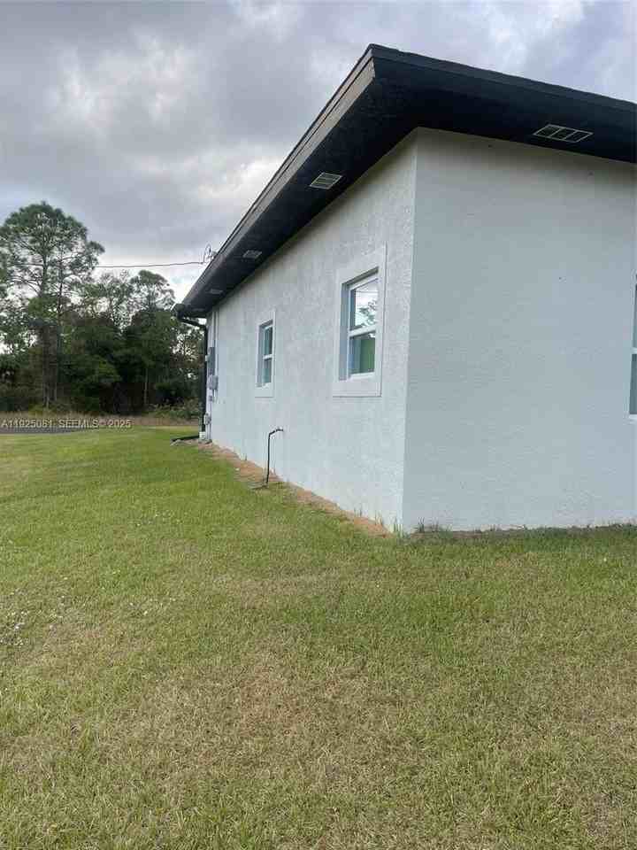 321 Briggs Ave S - Photo 5 of 22