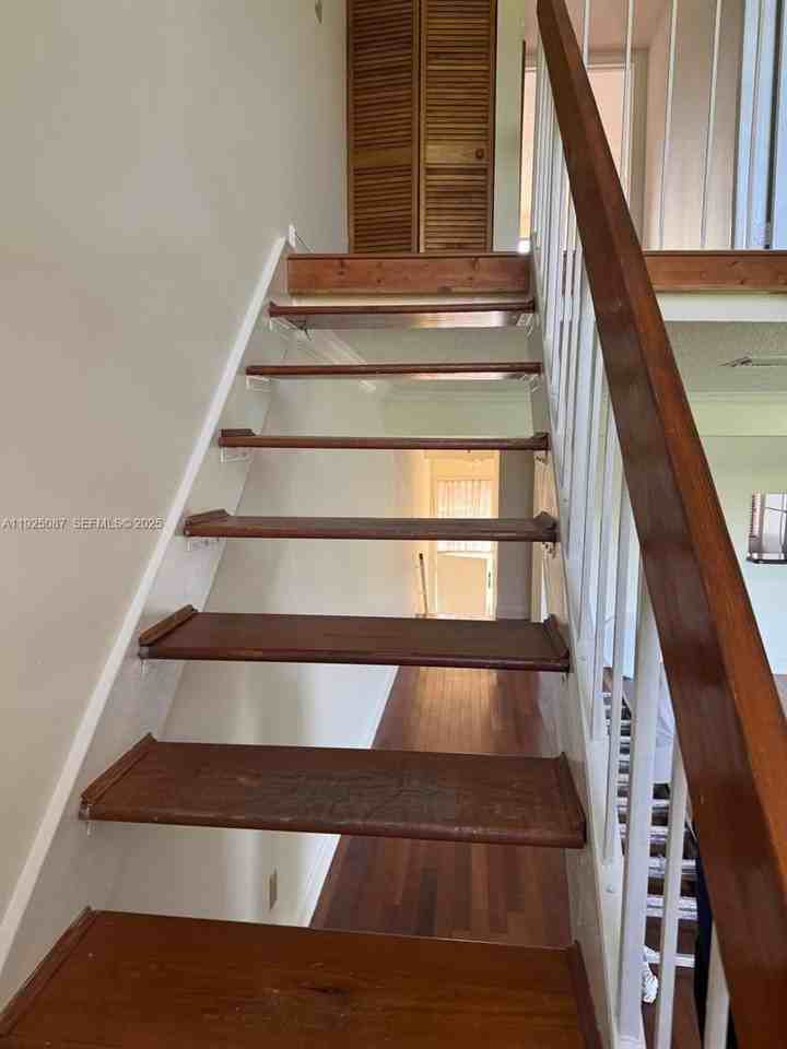 361 W Park Dr #14-8 - Photo 4 of 13