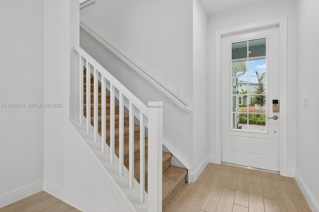 3585 Nw Solange Ct #3585 - Photo 4 of 33