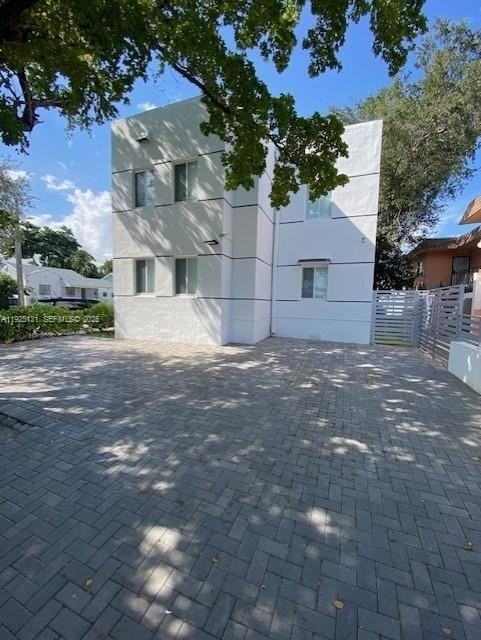 837 Southwest 8th Avenue #837 - Photo 7 of 8