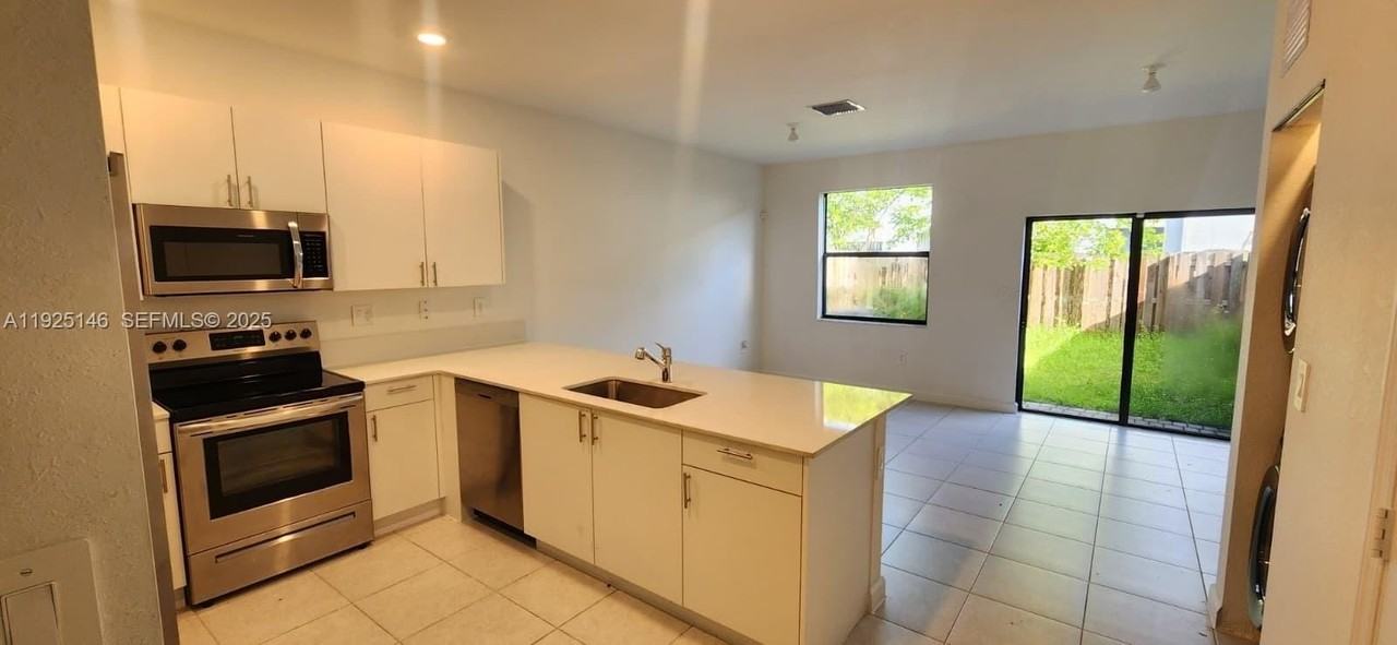 13265 SW 286th Ter #13265 - Photo 5 of 15