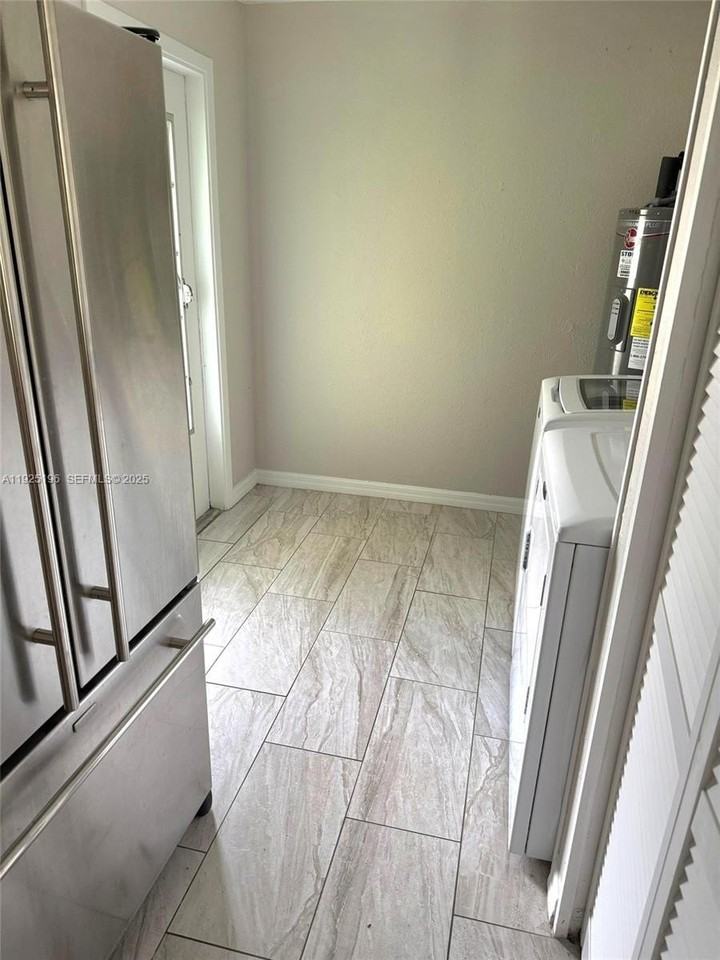 1104 Jasmine Road - Photo 4 of 8