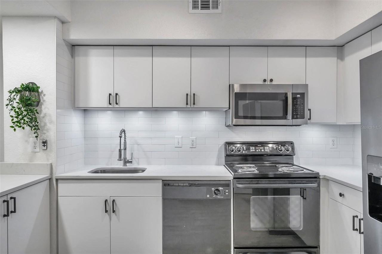 520 S Armenia Ave #1233 - Photo 7 of 33