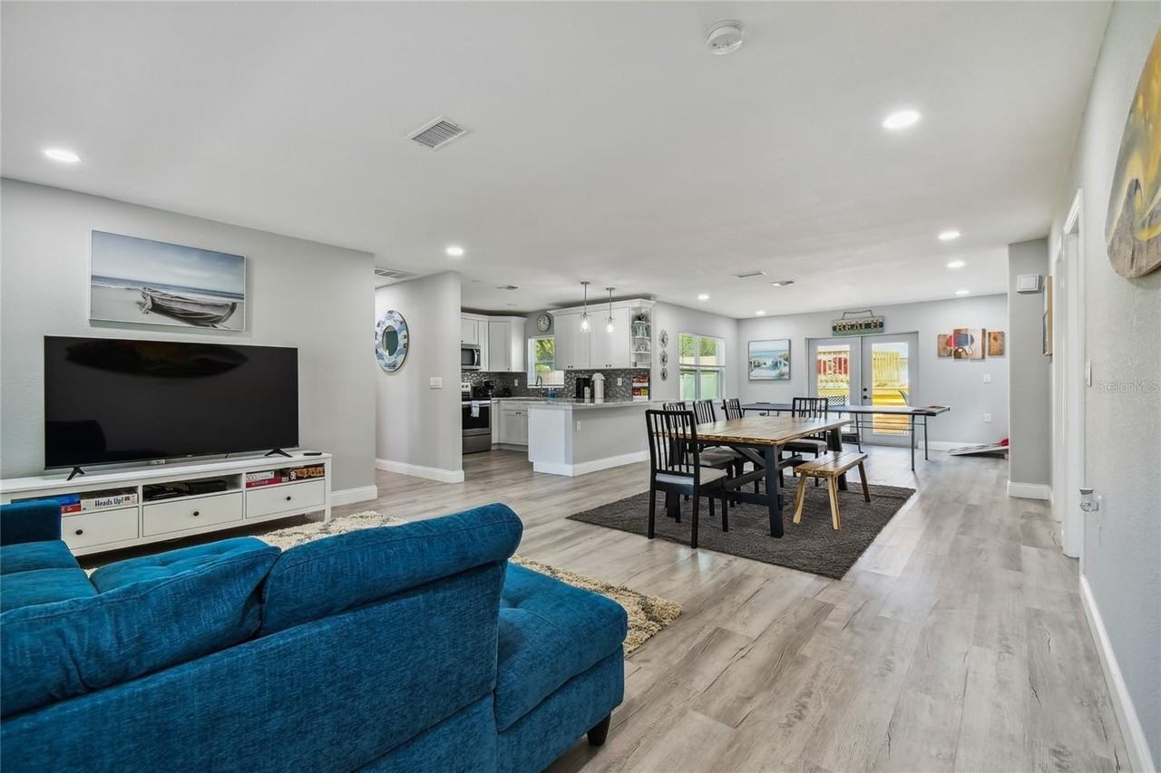 2221 Calexico Way S - Photo 4 of 37