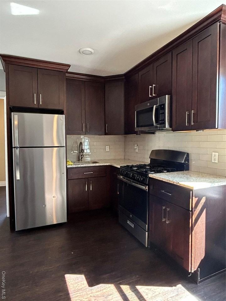 41 Chapman Pl - Photo 2 of 11