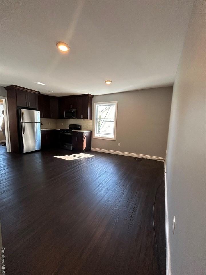 41 Chapman Pl - Photo 4 of 11