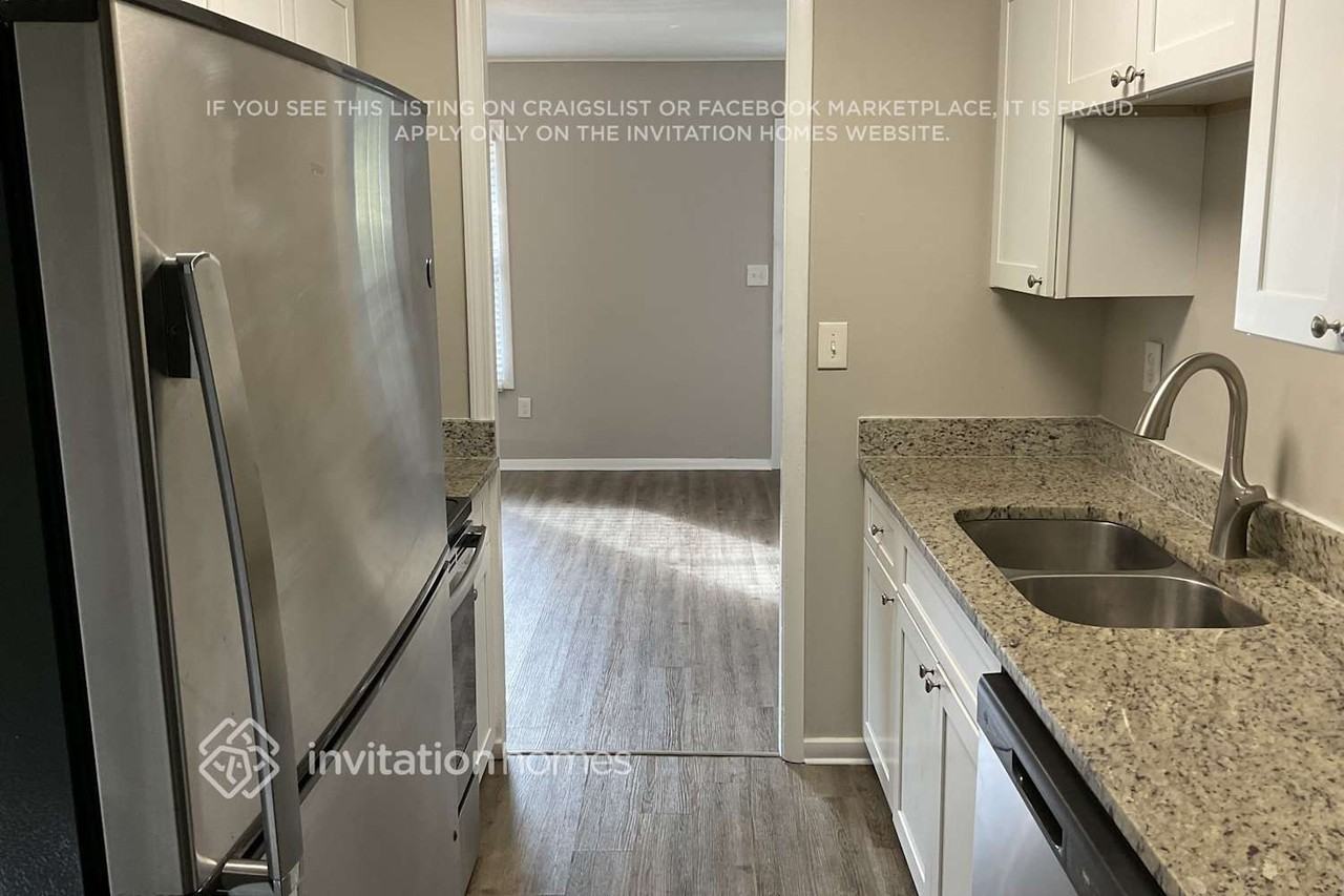 1941 Bandera Dr - Photo 4 of 18