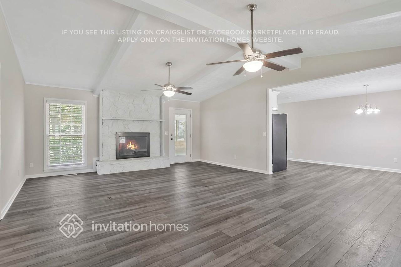 3647 Mill Lake Dr - Photo 2 of 22