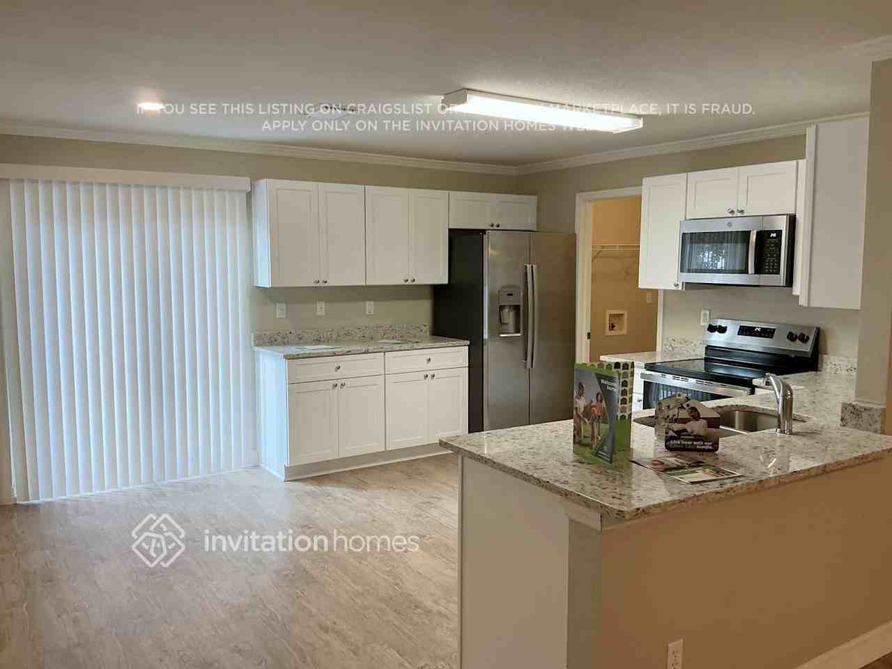 1065 Guild St - Photo 4 of 11