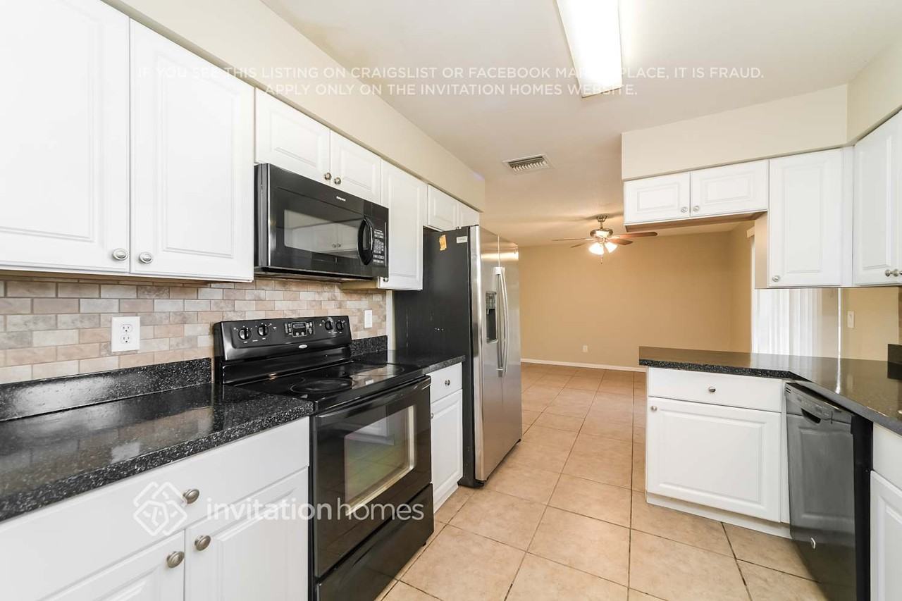 2819 N Bermuda Ave - Photo 7 of 17