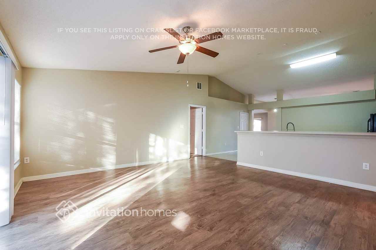 6464 Betty Ave - Photo 3 of 17