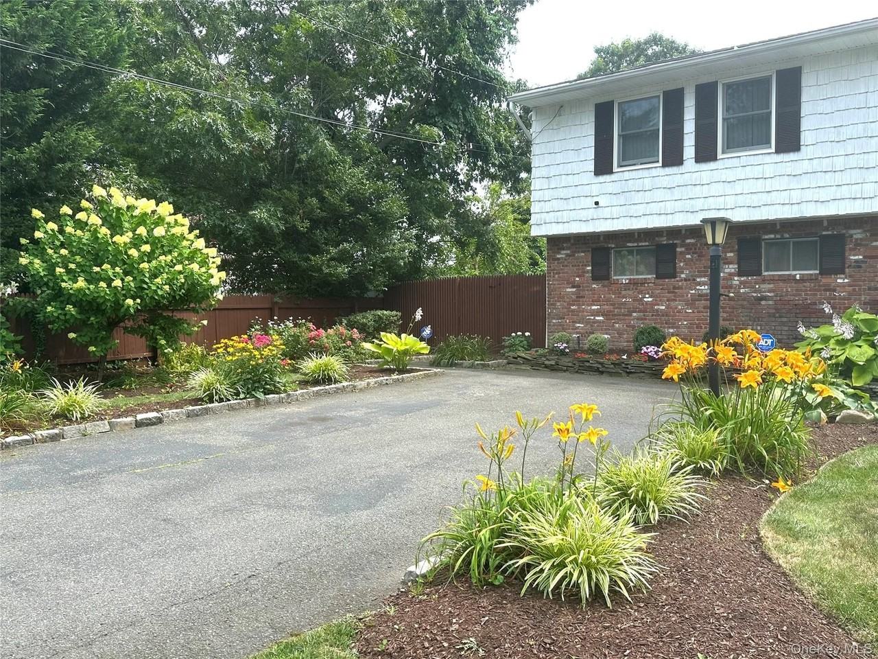 10 Jackson Ave - Photo 2 of 12