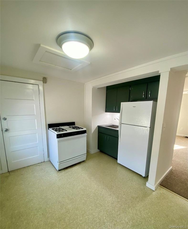 6 Willow Ave Apt 3rd #3rdFL - Photo 7 of 10