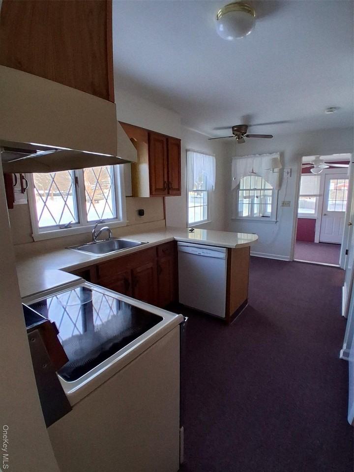 2 Scism Cir - Photo 7 of 29