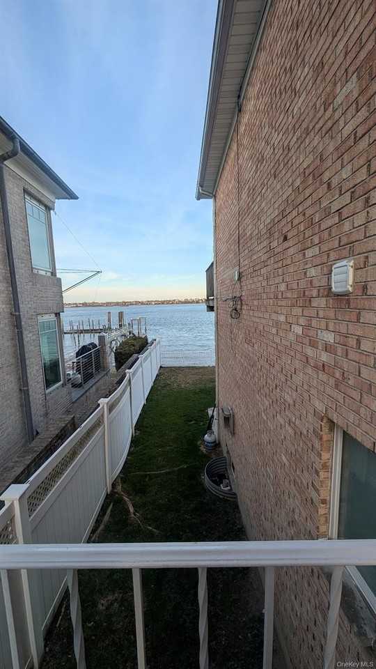 15095 Powells Cove Blvd - Photo 2 of 25