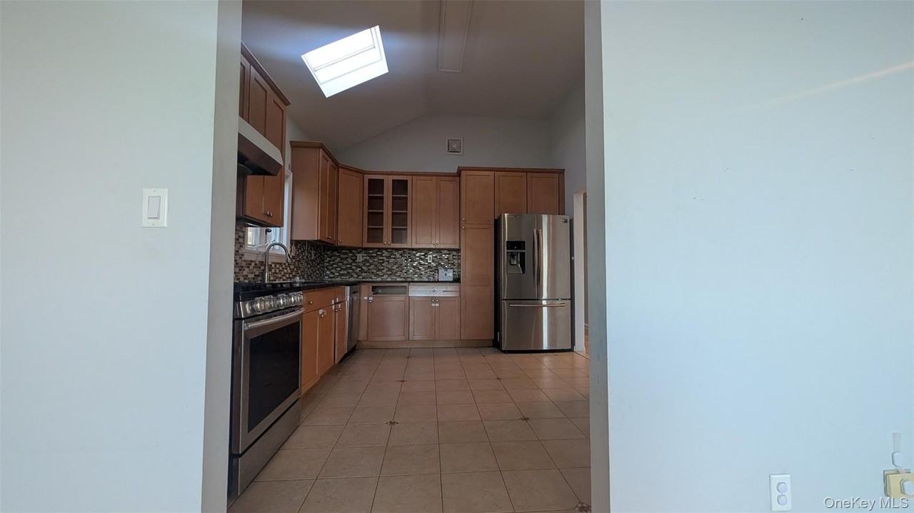 15095 Powells Cove Blvd - Photo 7 of 25