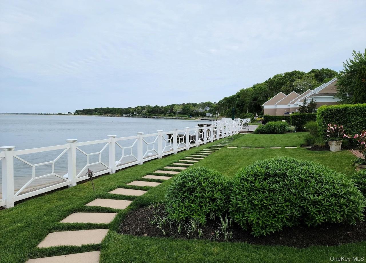 62 Canoe Place Rd Apt 627 #627 - Photo 2 of 27