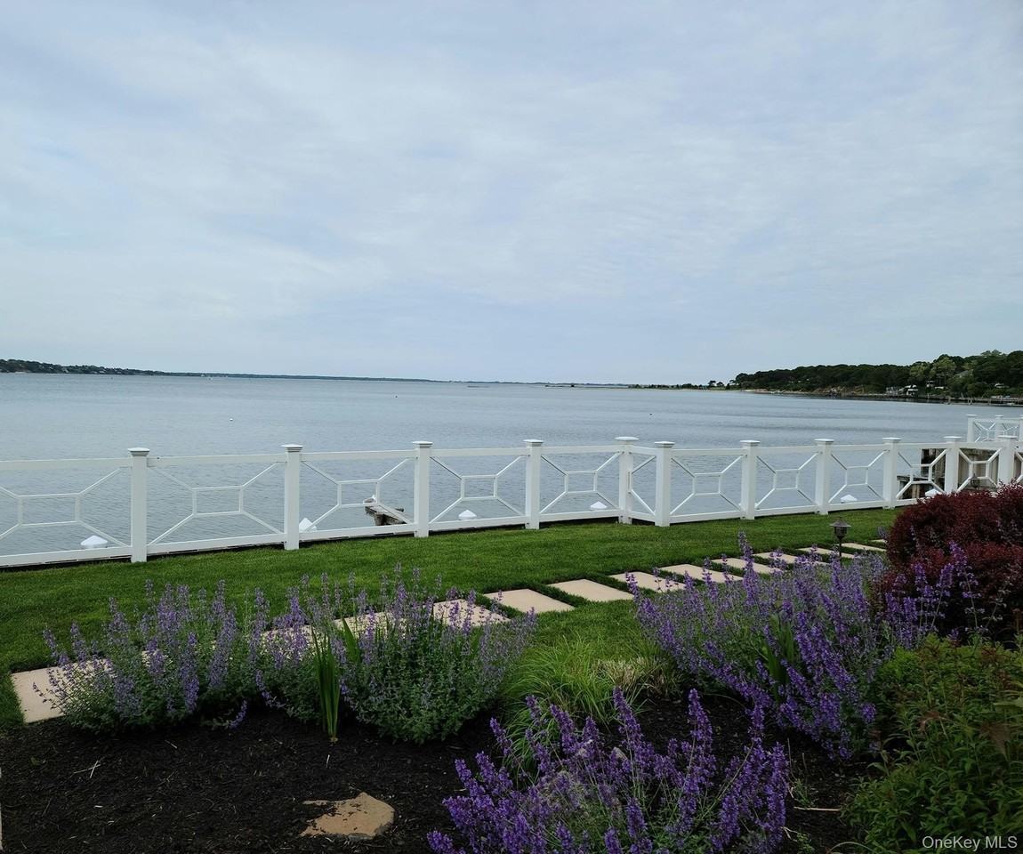 62 Canoe Place Rd Apt 627 #627 - Photo 7 of 27