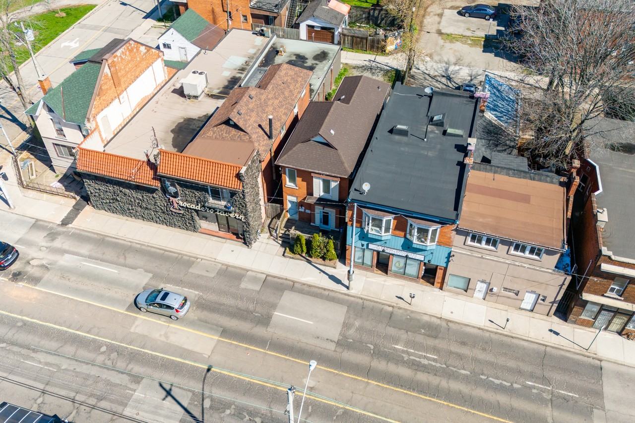 527 Barton Street #1 - Photo 5 of 23